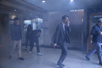 ȭ������Ʒ� ÷���̹���